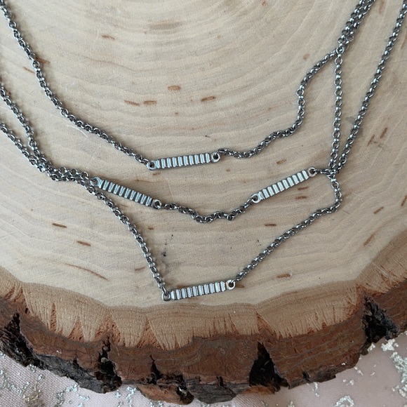 NWT FOSSIL SILVER THREE STRAND NECKLACE! - Picture 2 of 4